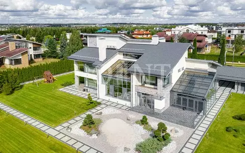 2-этажный коттедж 1 127.4 м² с отделкой