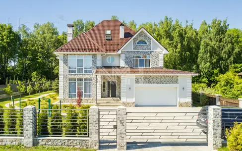 3-этажный коттедж 630 м² с отделкой