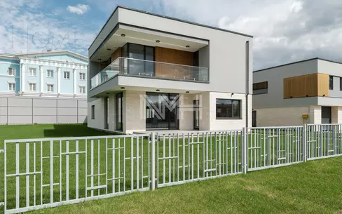2-этажный коттедж 363.2 м² без отделки