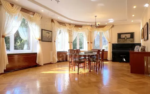 2-этажный коттедж 550 м² с отделкой