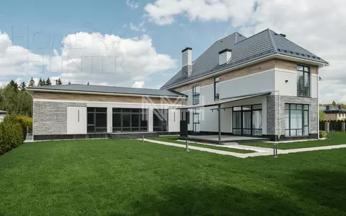 2-этажный коттедж 600 м² с отделкой