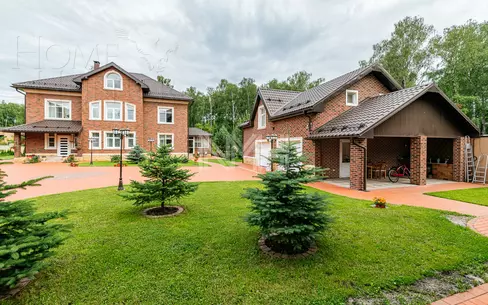 2-этажный коттедж 1 300 м² с отделкой