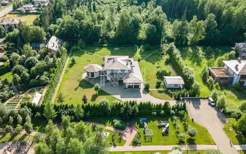 2-этажный коттедж 442 м² с отделкой