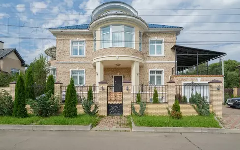2-этажный коттедж 683 м² с отделкой