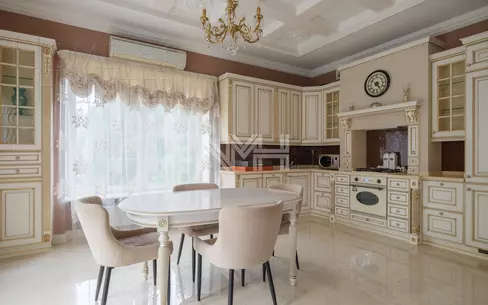 2-этажный коттедж 300 м² с отделкой
