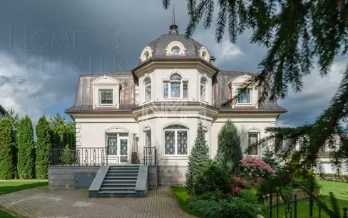 2-этажный коттедж 300 м² с отделкой