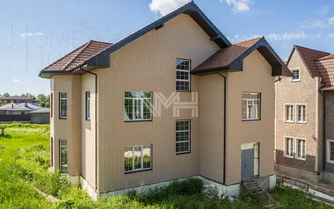 2-этажный коттедж 500 м² без отделки