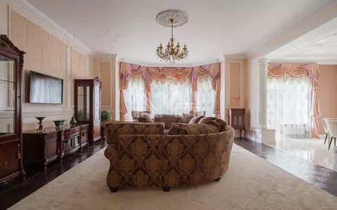 2-этажный коттедж 300 м² с отделкой