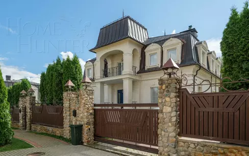2-этажный коттедж 300 м² с отделкой