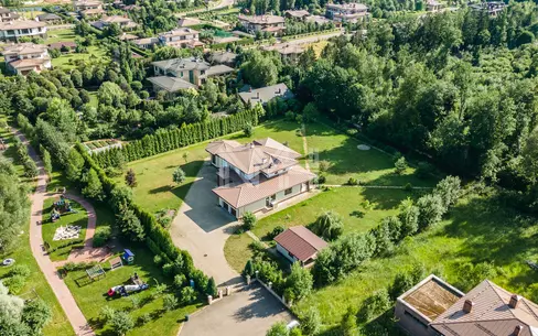 2-этажный коттедж 442 м² с отделкой