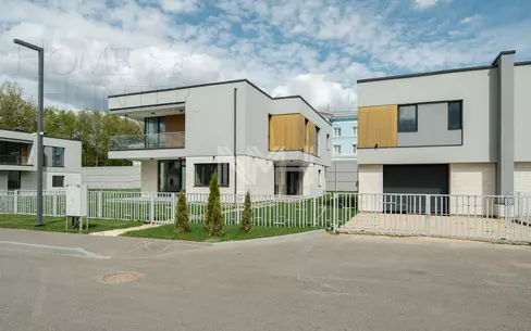 2-этажный коттедж 363.2 м² без отделки