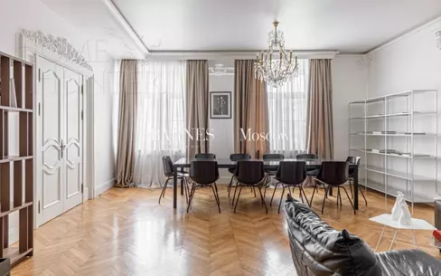 4-КОМН. КВАРТИРА С ОТДЕЛКОЙ 320 М² НА 2 ЭТАЖЕ