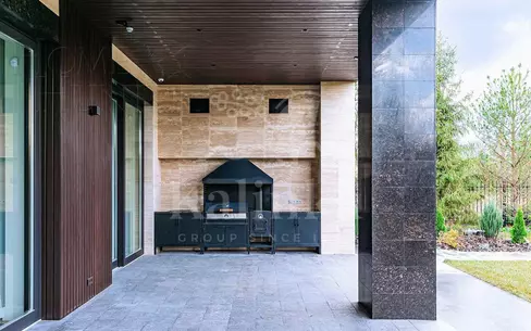 2-этажный коттедж 1 150 м² с отделкой