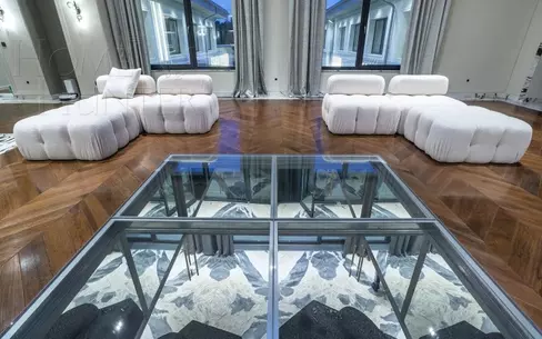 2-этажный коттедж 2 500 м² с отделкой