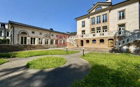 2-этажный коттедж 1 800 м² с отделкой