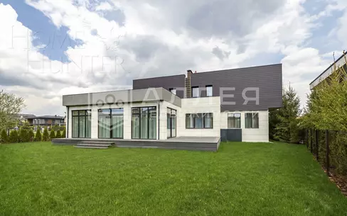 2-этажный коттедж 300 м² с отделкой