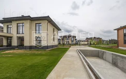 2-этажный коттедж 310 м² без отделки