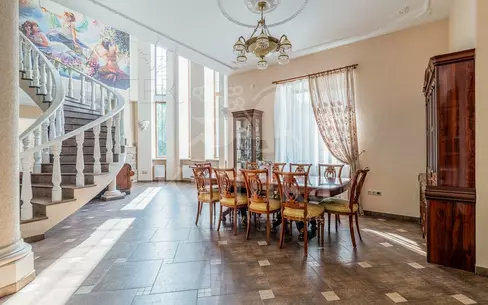 2-этажный коттедж 650 м² с отделкой