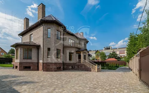 2-этажный коттедж 650 м² с отделкой