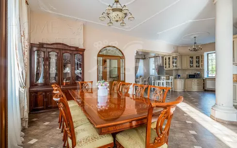 2-этажный коттедж 650 м² с отделкой