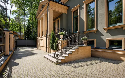 2-этажный коттедж 1 500 м² с отделкой