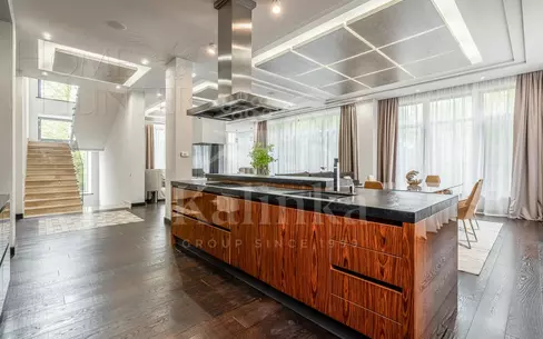 2-этажный коттедж 750 м² с отделкой