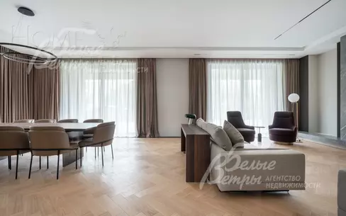2-этажный коттедж 424 м² с отделкой