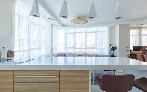 3-КОМН. КВАРТИРА С ОТДЕЛКОЙ 200.8 М² НА 5 ЭТАЖЕ