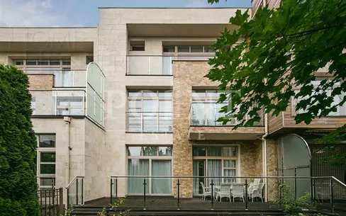 3-этажный таунхаус 265 м² с отделкой