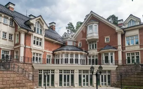 2-этажный коттедж 1 703.4 м² без отделки