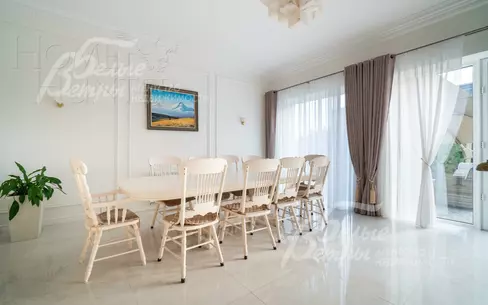 2-этажный коттедж 722 м² с отделкой