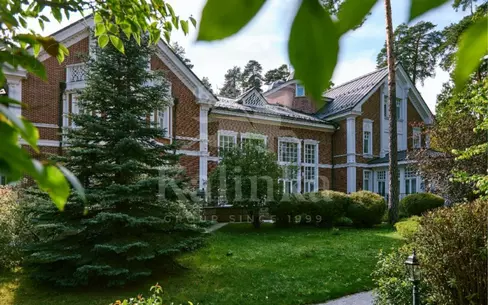 2-этажный коттедж 1 703.4 м² без отделки