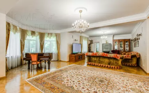2-этажный коттедж 2 500 м² с отделкой