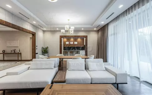 2-этажный коттедж 1 100 м² с отделкой