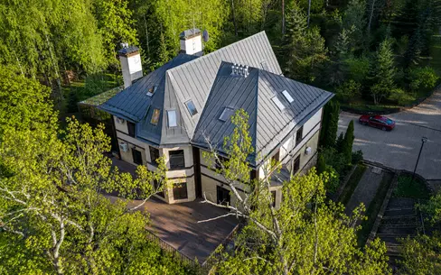 2-этажный коттедж 2 500 м² с отделкой