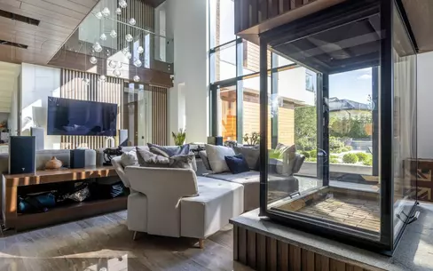 3-этажный коттедж 550 м² с отделкой