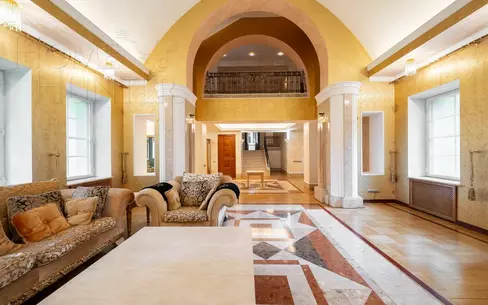 3-этажный коттедж 700 м² с отделкой