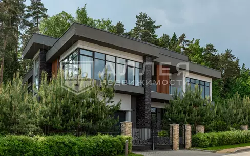2-этажный коттедж 720 м² с отделкой