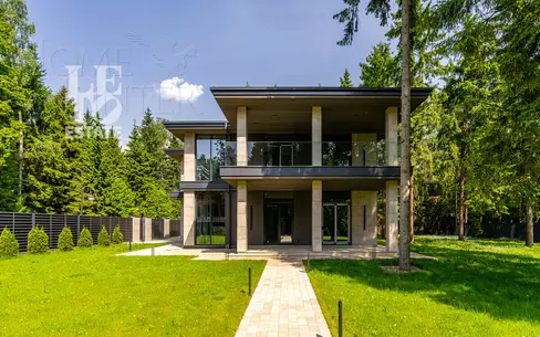 2-этажный коттедж 280 м² без отделки