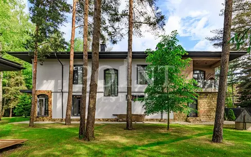 2-этажный коттедж 900 м² с отделкой