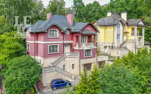3-этажный коттедж 396.5 м² с отделкой