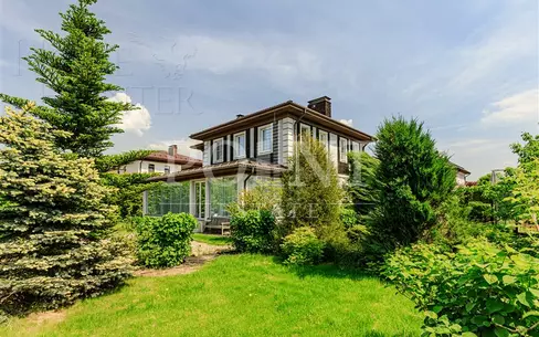 2-этажный коттедж 260 м² с отделкой