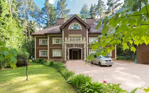 2-этажный коттедж 850 м² с отделкой