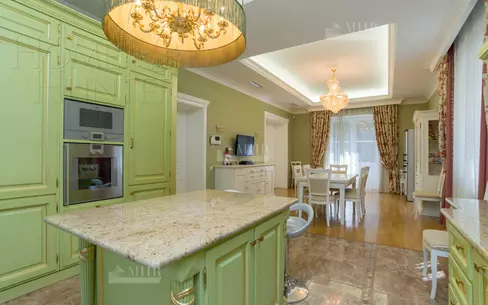 2-этажный коттедж 850 м² с отделкой