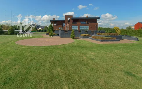 2-этажный коттедж 1 686 м² с отделкой