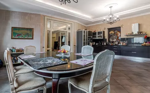 4-КОМН. КВАРТИРА С ОТДЕЛКОЙ 211.6 М² НА 3 ЭТАЖЕ
