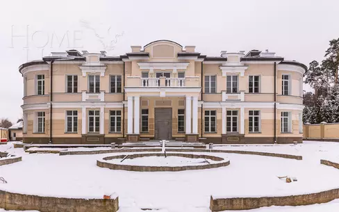 2-этажный коттедж 2 200 м² без отделки