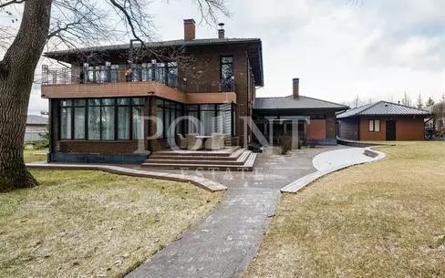 2-этажный коттедж 900 м² с отделкой