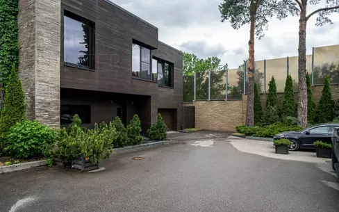 2-этажный коттедж 450 м² с отделкой