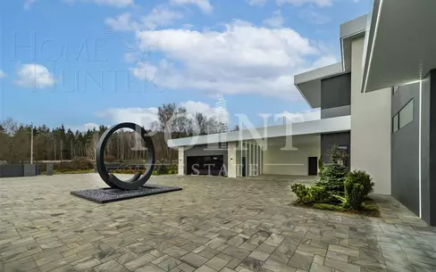 2-этажный коттедж 1 317 м² с отделкой